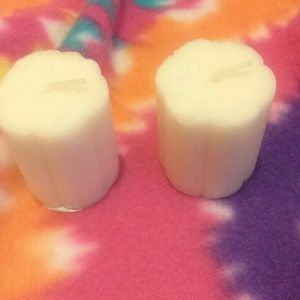 2 bath scented candles